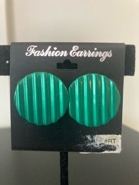 Fashion Jewelry Green Ribbed Round Earrings